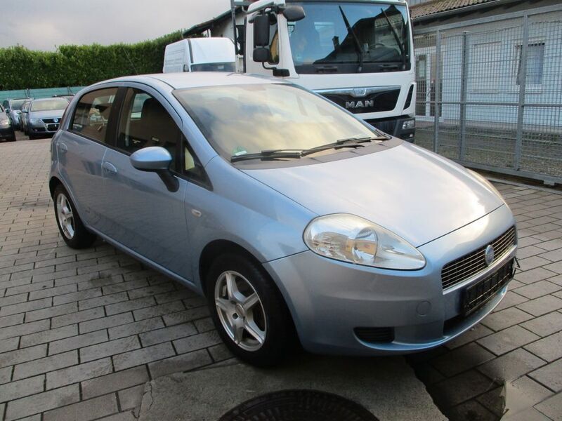 Gebraucht Fiat Punto 90 PS (66 kW) 2009 Blau Kleinwagen