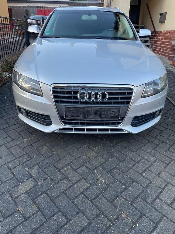 Gebraucht Audi A4 Attraction 136 PS (100 kW) 2011 Silber Kombi