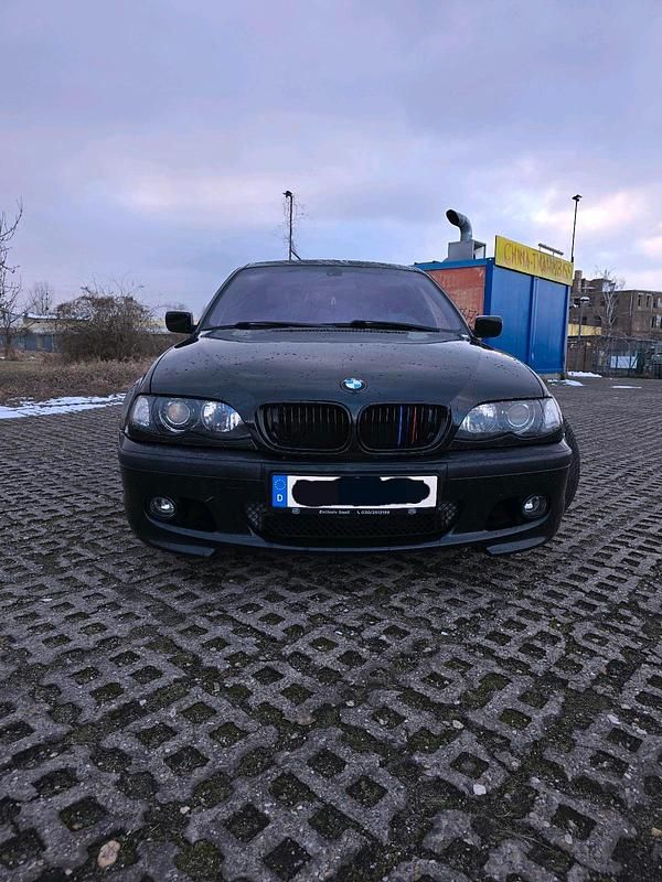 Schwarz Gebraucht 2003 BMW 330 Shadowline Limousine | 9.500 € (Fairer Preis) - Bild 1/4