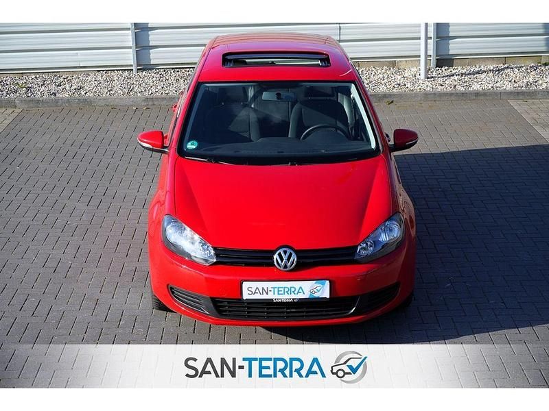 Gebraucht VW Golf VI Trendline 80 PS (58 kW) 2011 Rot Kleinwagen