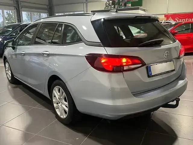 Używany Opel Astra 110 KM (80 kW) 2018 Niebieski Kombi