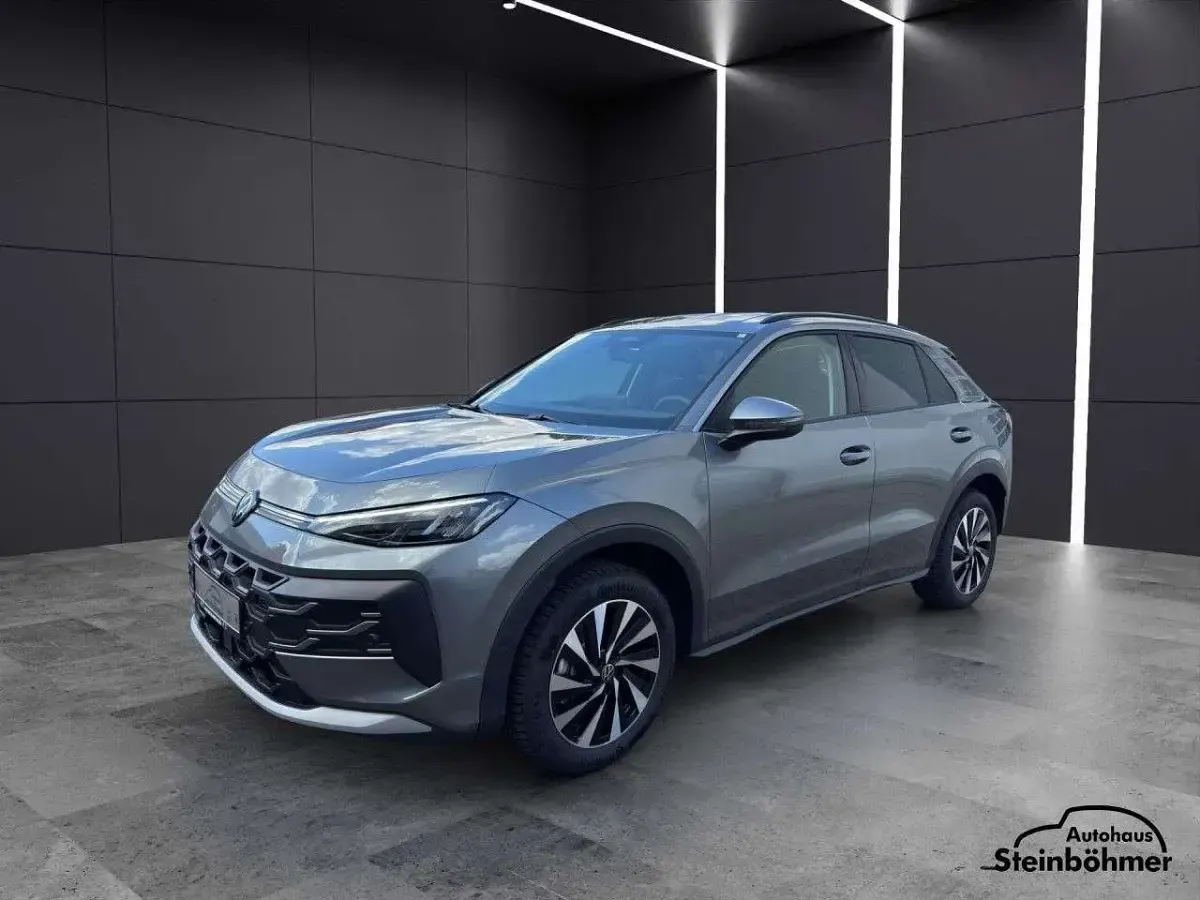 Neu VW T-Roc Life 116 PS (85 kW) 2026 Grenadillschwarz (schwarz) SUV