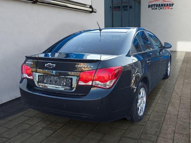 Gebraucht Chevrolet Cruze LT 150 PS (110 kW) 2011 Karbonschw graphitschw midnigh (grau) Limousine