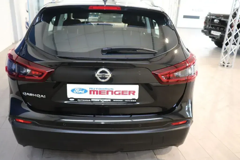Gebraucht Nissan Qashqai Acenta 140 PS (102 kW) 2021 Schwarz SUV