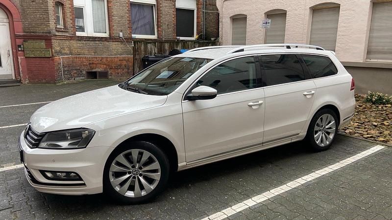 Gebraucht VW Passat R 150 PS (110 kW) 2014 Weiß Kombi