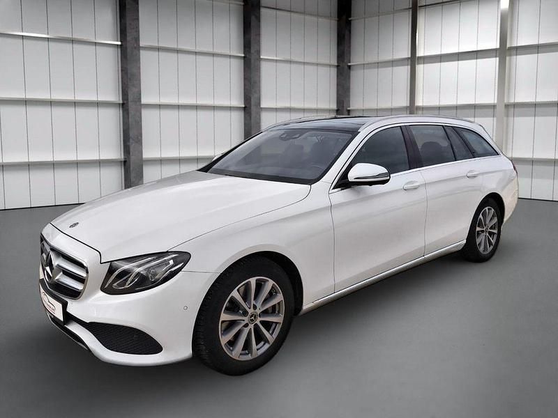 Gebraucht Mercedes E220 194 PS (142 kW) 2018 Weiß Limousine