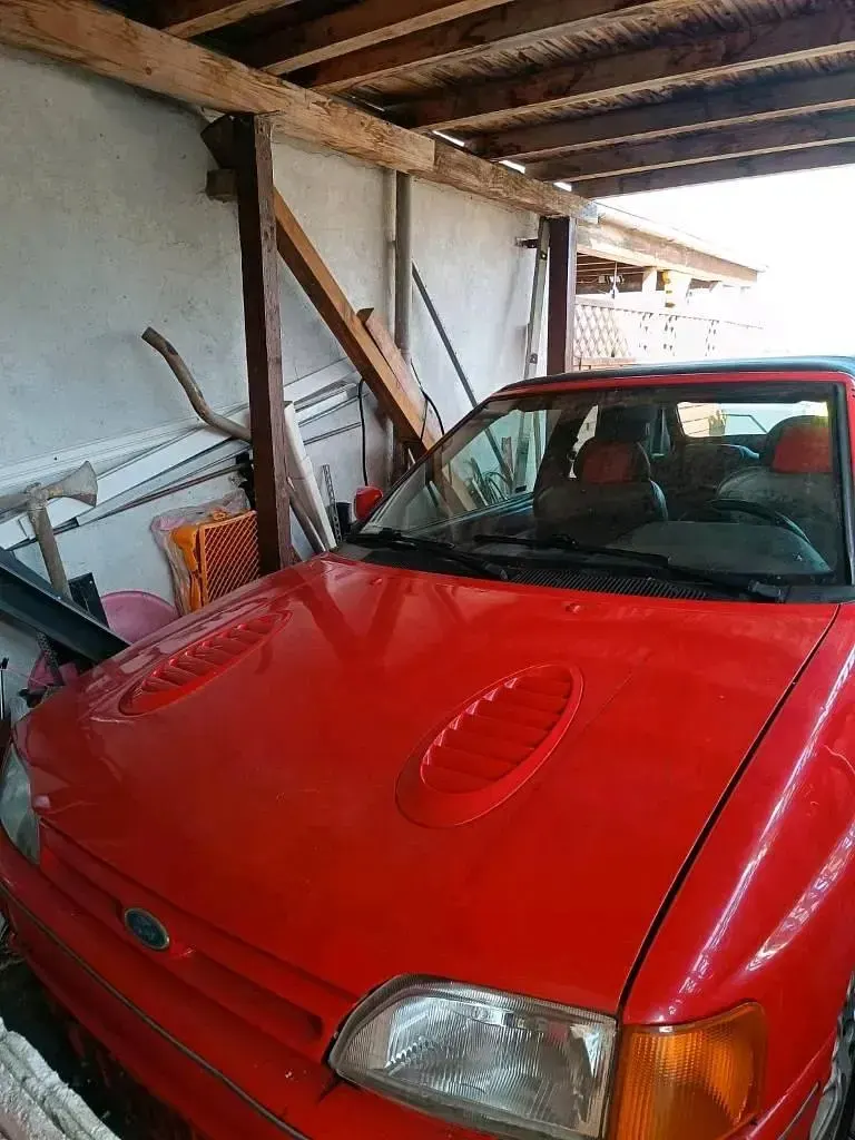Gebraucht Ford Escort Cabriolet 105 PS (77 kW) 1992 Rot Cabrio