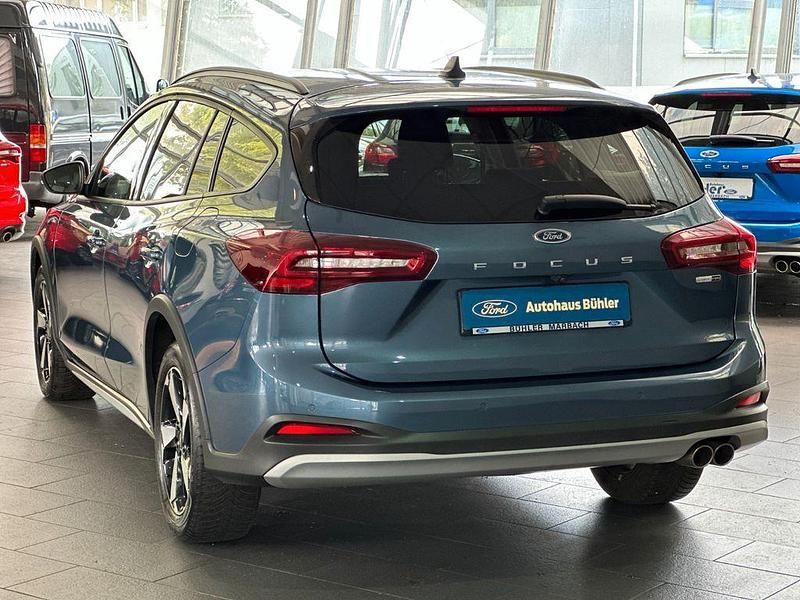 Second-hand Ford Focus Active X 155 CP (114 kW) 2023 Albastru Berlinǎ