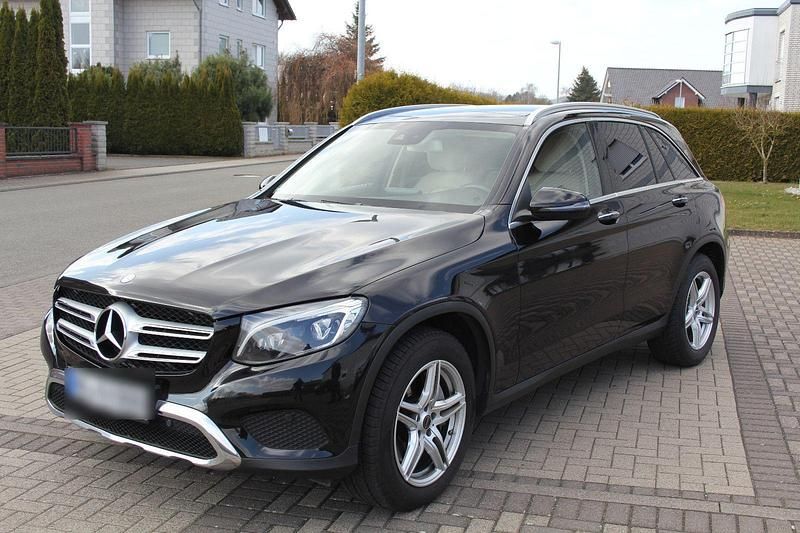 Schwarz Gebraucht 2015 Mercedes GLC220 Exclusive SUV | 18.800 € (Fairer Preis) - Bild 1/4