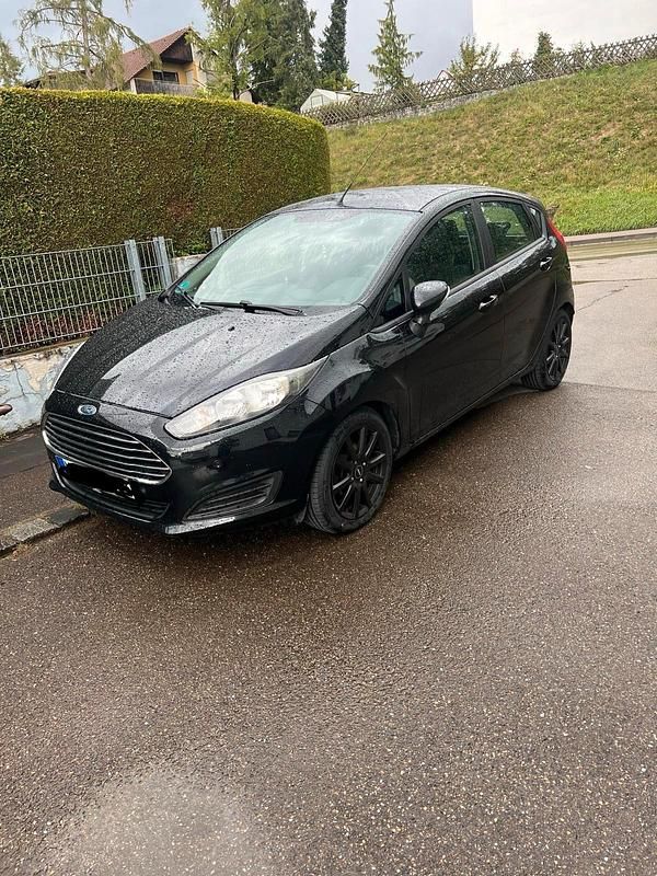 Gebraucht Ford Fiesta 95 PS (69 kW) 2014 Schwarz Kleinwagen