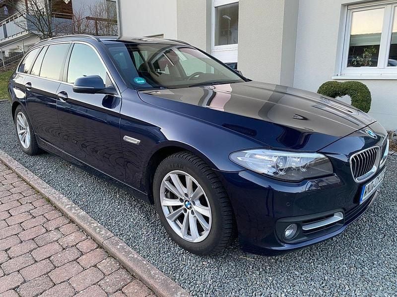 Gebraucht BMW 520 Luxury Line 190 PS (139 kW) 2016 Blau Limousine