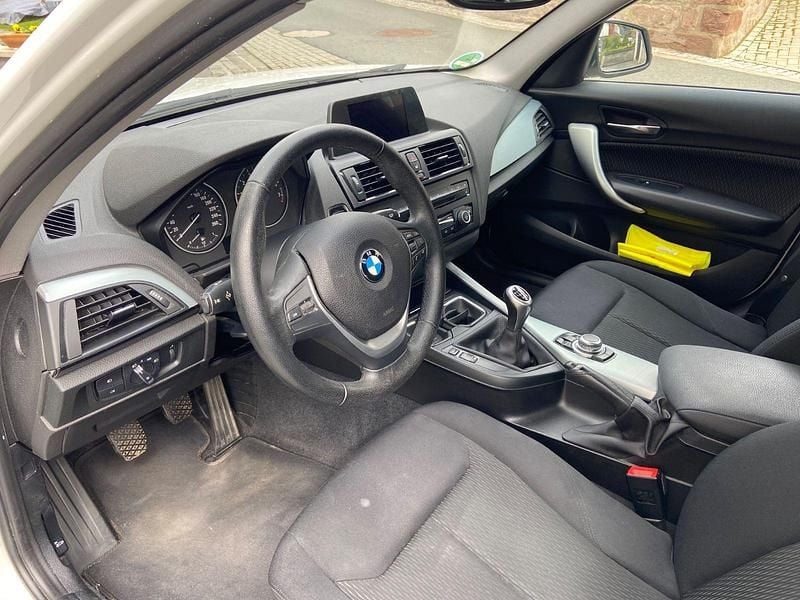 Gebraucht BMW 118 170 PS (125 kW) 2014 Weiß Kleinwagen