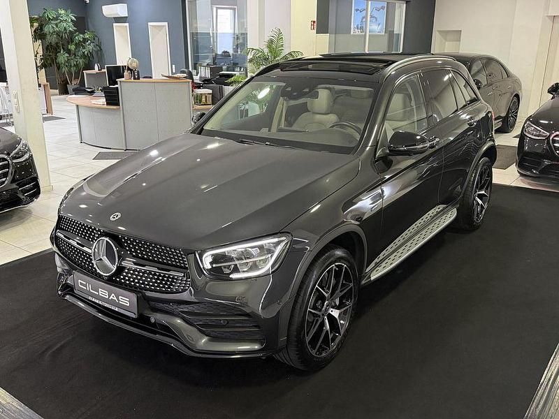 Grafitgrau metalliclack Gebraucht 2021 Mercedes GLC300e SUV | 44.900 € (Etwas zu teuer) - Bild 1/4
