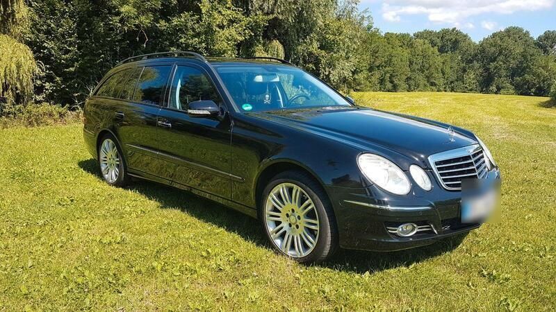 Schwarz Gebraucht 2008 Mercedes E500 Avantgarde Kombi | 10.990 € (Fairer Preis) - Bild 1/4