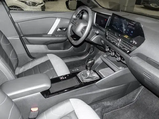 Gebraucht Citroën C4 Shine 131 PS (96 kW) 2023 Island blau SUV