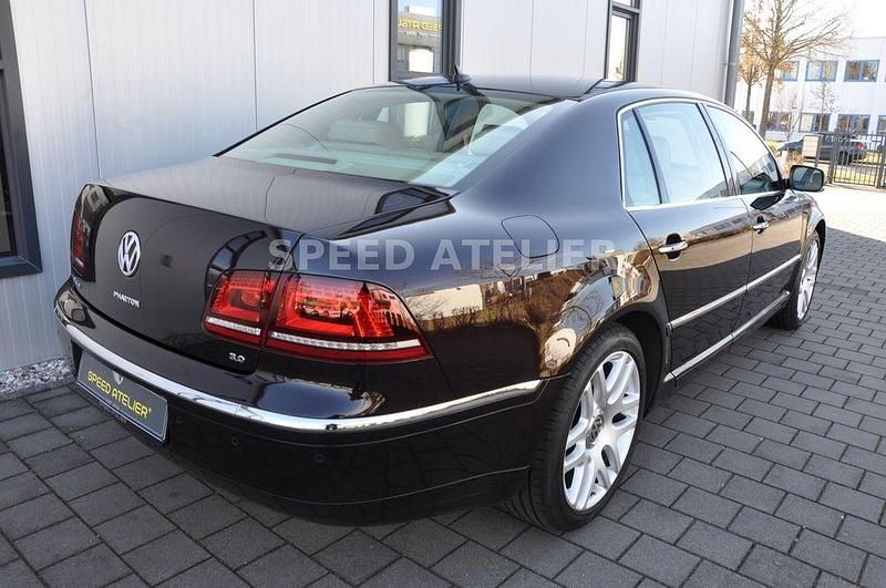 Gebraucht VW Phaeton 245 PS (180 kW) 2014 Violet Limousine