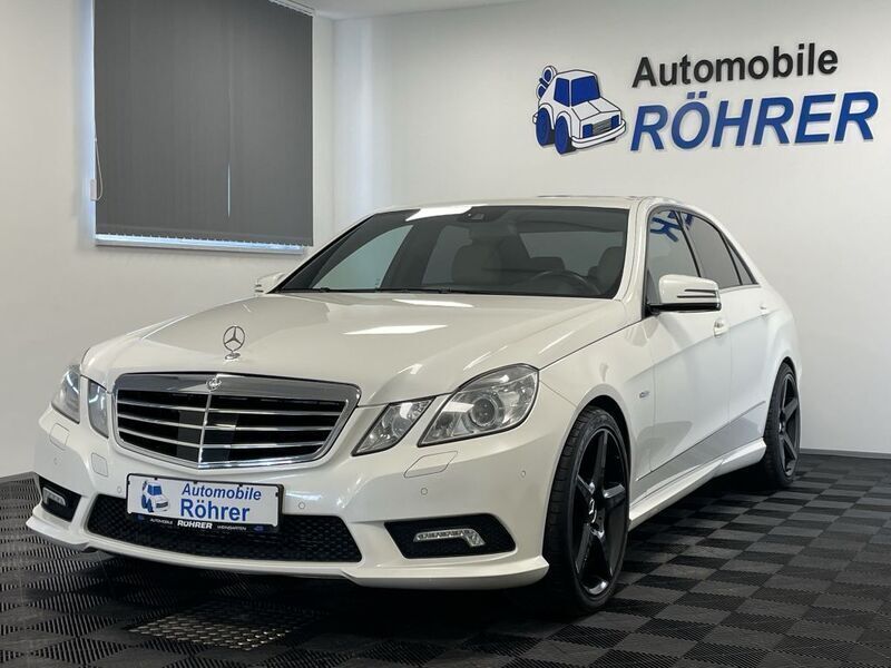 Weiß metallic Gebraucht 2011 Mercedes E350 AMG Limousine | 10.990 € (Etwas zu teuer) - Bild 1/4
