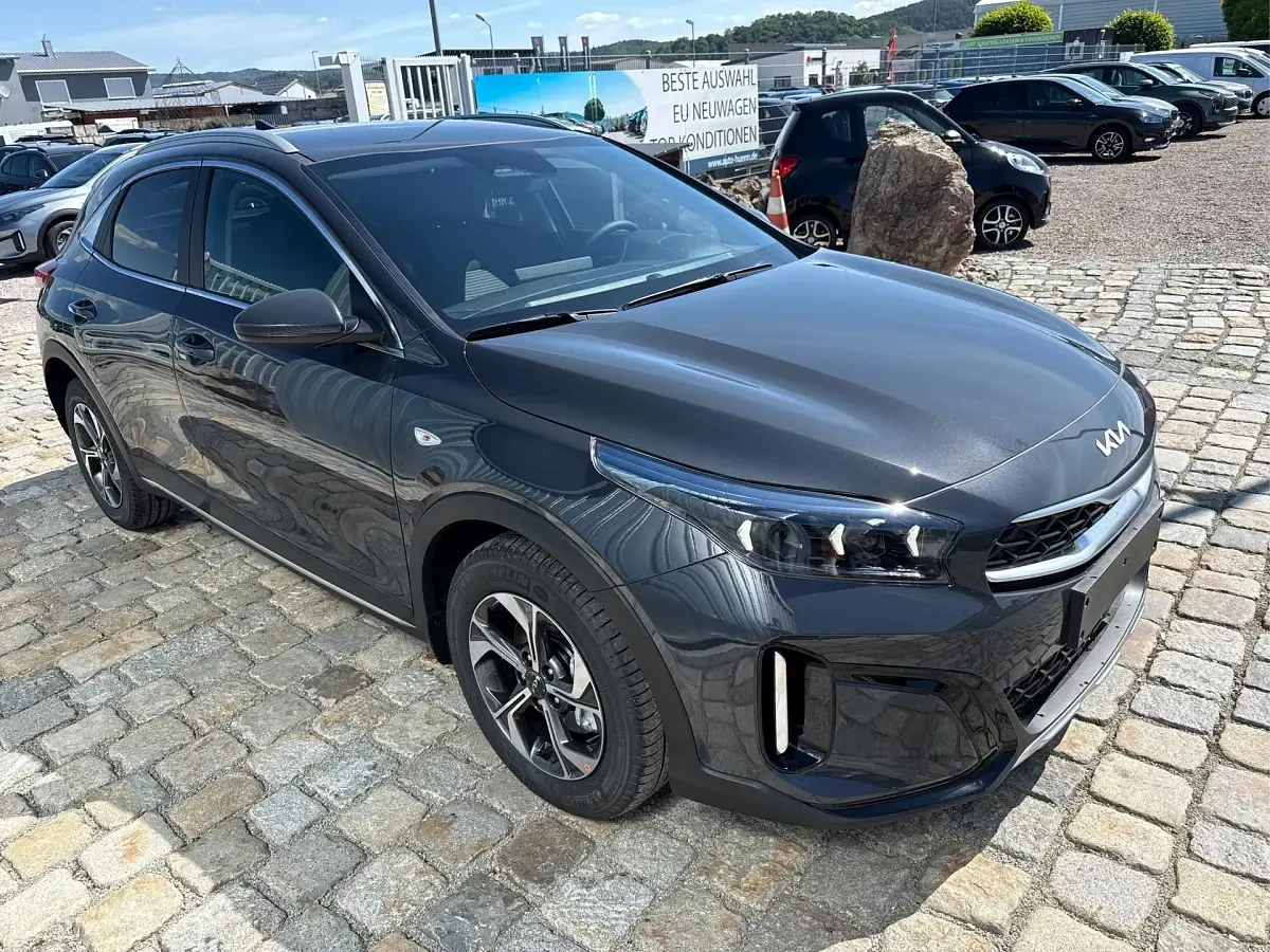 Neu Kia XCeed Style 150 PS (110 kW) 2026 Grau SUV