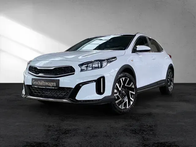 Gebraucht Kia XCeed Comfort 140 PS (102 kW) 2025 Weiß (carraraweiß) SUV