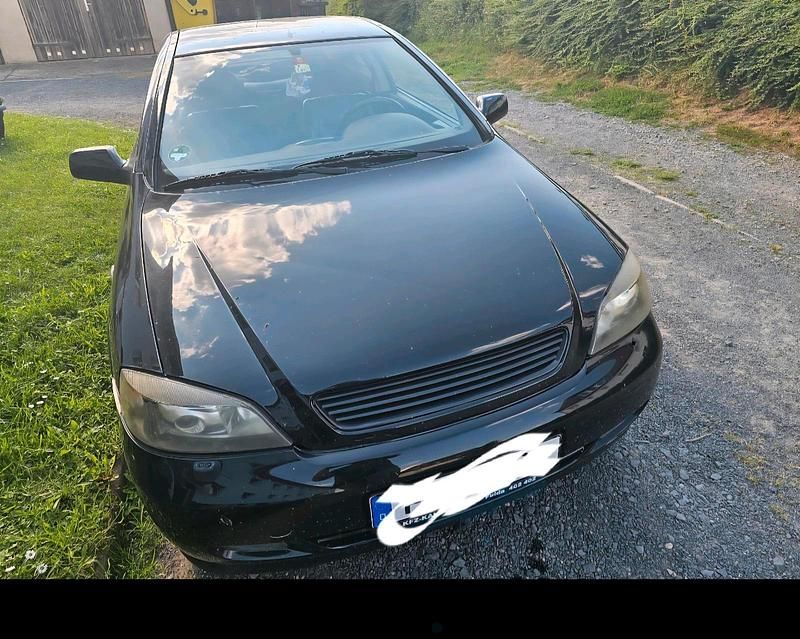 Schwarz Gebraucht 2002 Opel Astra Coupé | 1.900 € (Fairer Preis) - Bild 1/2