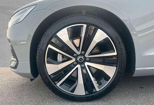 Gebraucht Volvo V60 Core 197 PS (144 kW) 2025 Grau Kombi