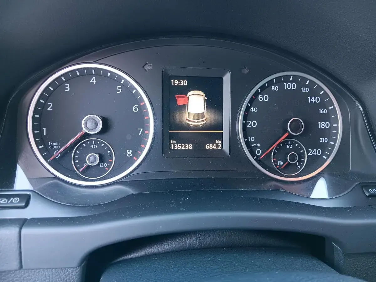 Gebraucht VW Tiguan LOUNGE 122 PS (89 kW) 2015 Grau SUV