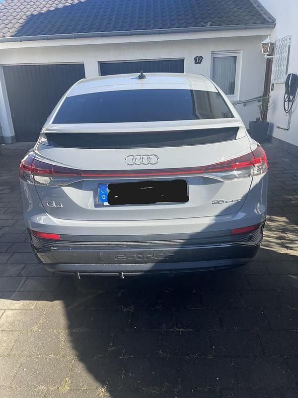 Gebraucht Audi Q4 e-tron S-Line 125 kW (170 PS) 2023 Grau SUV
