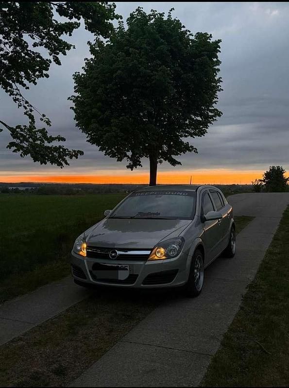 Gebraucht 2006 Opel Astra Limousine | 4.200 € (Teuer) - Bild 1/4