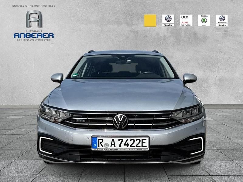 Gebraucht VW Passat GTE 218 PS (160 kW) 2022 Scale silver metallic Kombi