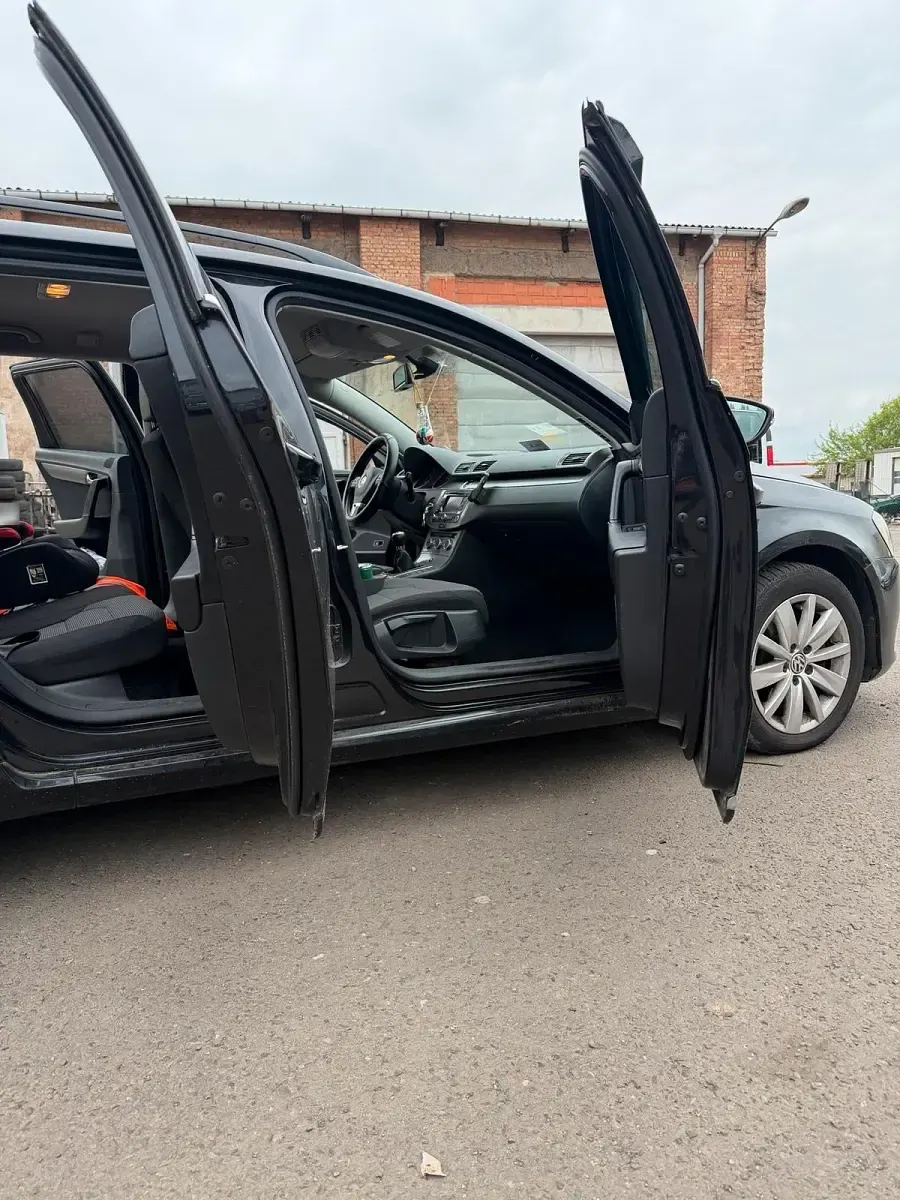 Gebraucht VW Passat 140 PS (102 kW) 2012 Schwarz Kombi