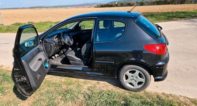 Gebraucht Peugeot 206 75 PS (55 kW) 2007 Schwarz Limousine