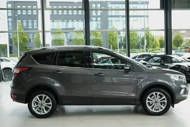 Gebraucht Ford Kuga Titanium 150 PS (110 kW) 2017 Magneticgrau (metallic) SUV