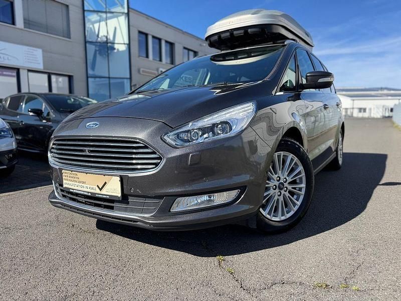 Grau Gebraucht 2020 Ford Galaxy Titanium Van / Kleinbus | 13.990 € (Fairer Preis) - Bild 1/4