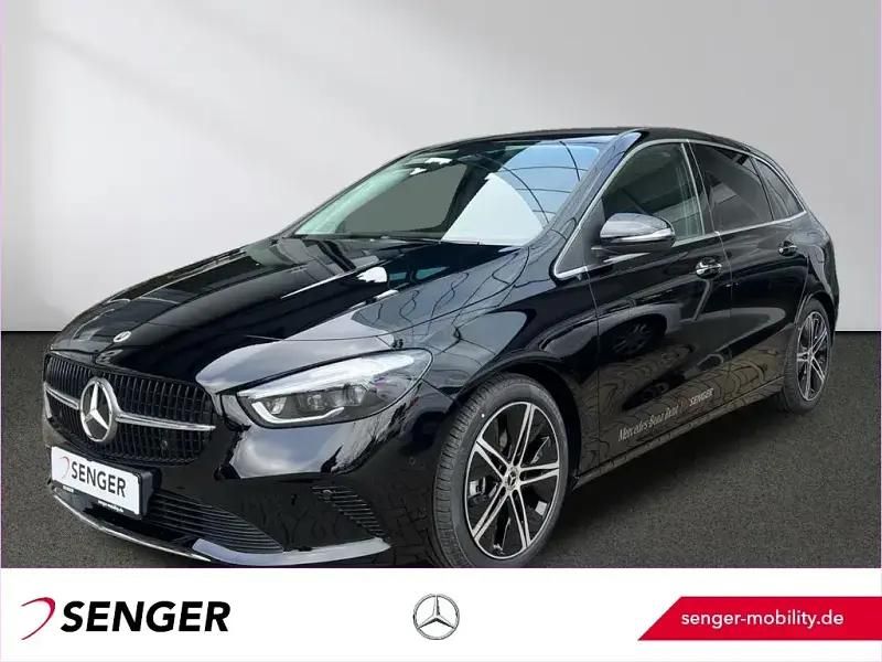 Weiß Gebraucht 2025 Mercedes B200 Progressive Van / Kleinbus | 35.970 € (Teuer) - Bild 1/1