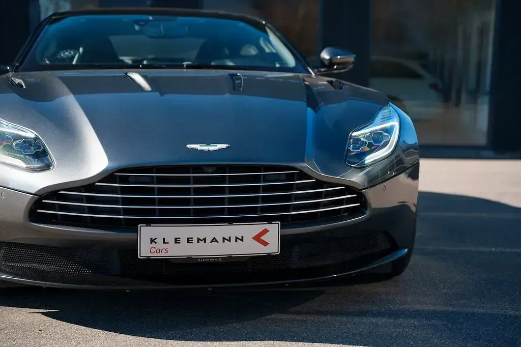 Gebraucht Aston Martin DB11 Launch Edition 608 PS (447 kW) 2016 Grau Coupé