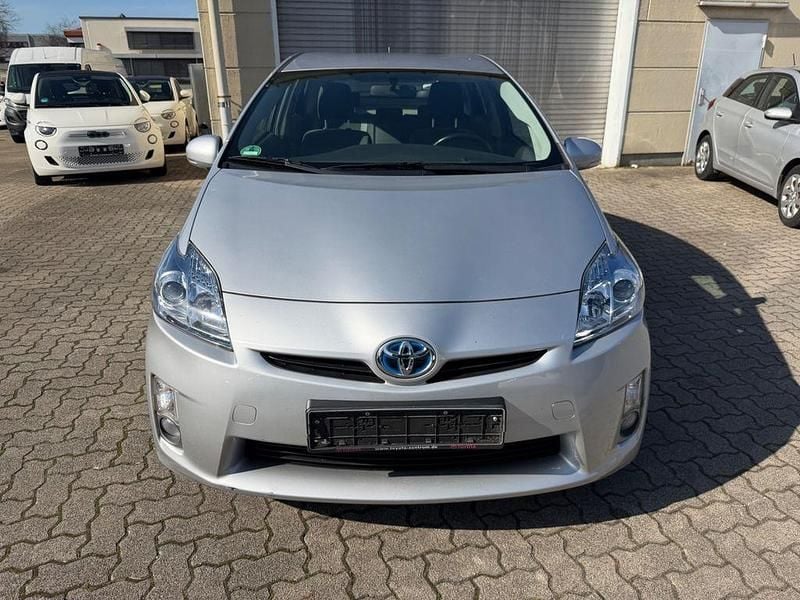 Gebraucht Toyota Prius Life 99 PS (72 kW) 2011 Silber Limousine