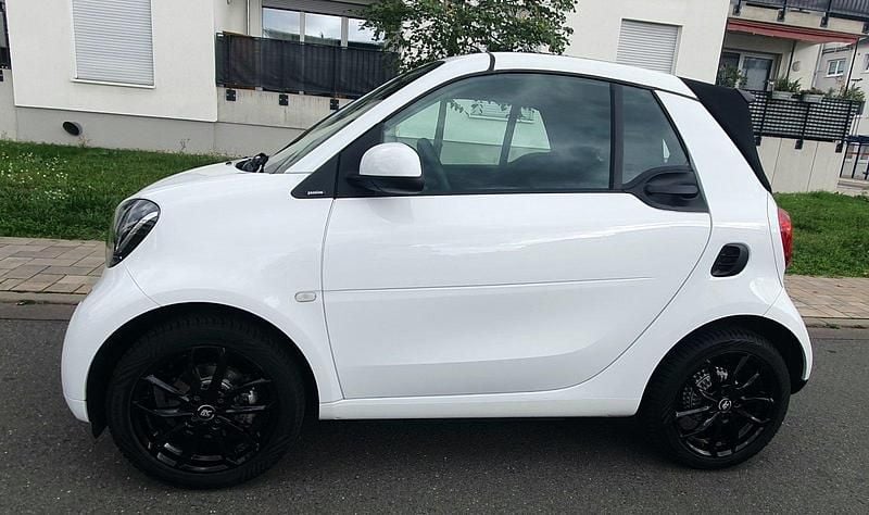Weiß Gebraucht 2019 Smart ForTwo Cabrio Passion Cabrio | 17.495 € (Fairer Preis) - Bild 1/4