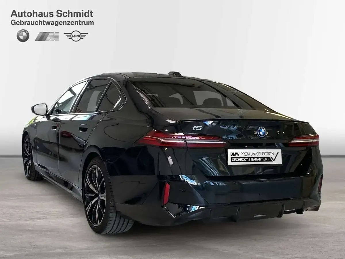 Gebraucht BMW i5 M Sport 442 kW (601 PS) 2025 Saphirschwarz Limousine
