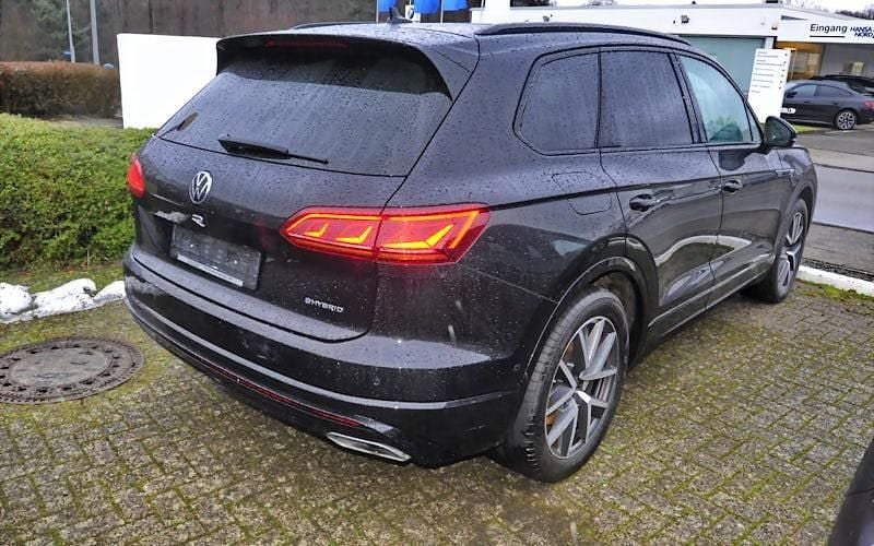 Gebraucht VW Touareg R 462 PS (339 kW) 2021 Deep black perleffekt SUV