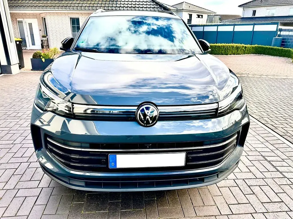 Gebraucht VW Tiguan Goal 193 PS (141 kW) 2025 Grau SUV