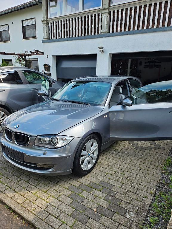 Gebraucht BMW 120 170 PS (125 kW) 2009 Grau Kleinwagen