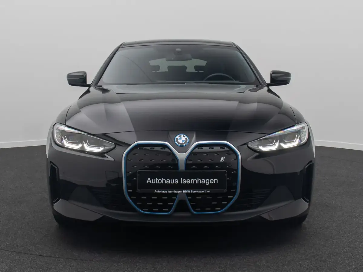 Używany BMW i4 Efficient Dynamics 250 kW (340 KM) 2023 Czarny Sedan/Limuzyna