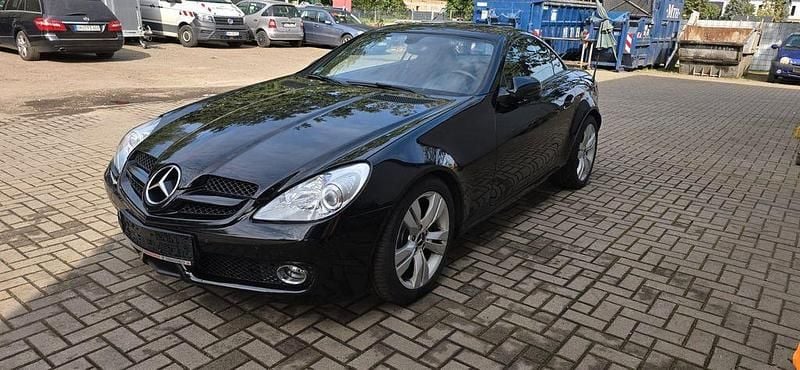 Schwarz Gebraucht 2010 Mercedes SLK200 Cabrio | 12.900 € (Fairer Preis) - Bild 1/4