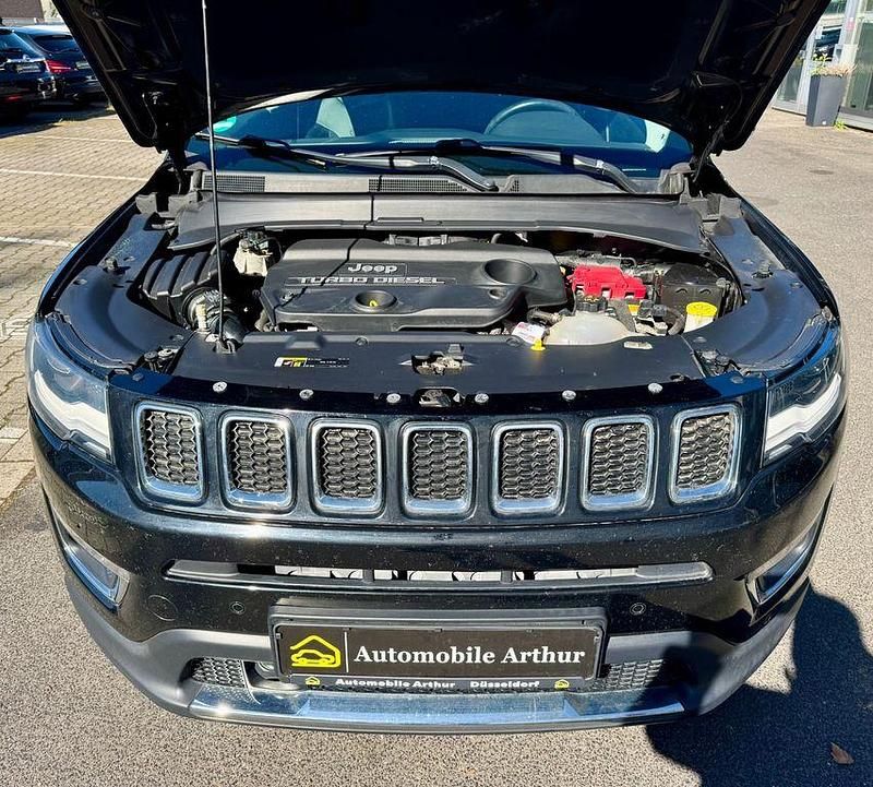 Gebraucht Jeep Compass Limited 140 PS (102 kW) 2019 Schwarz SUV