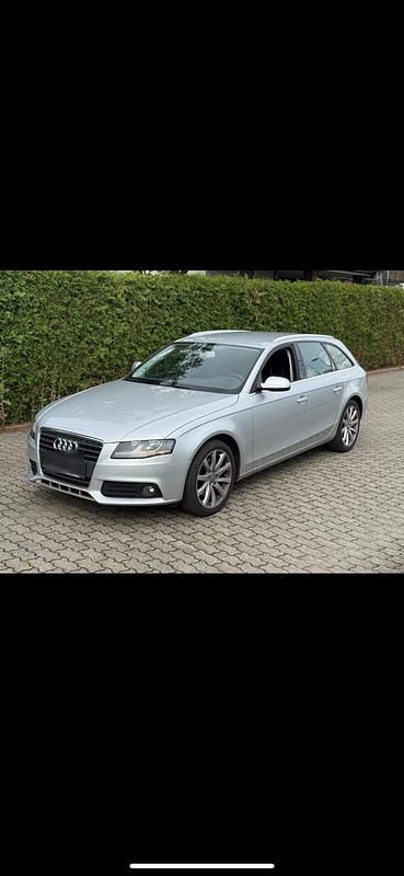 Silber Gebraucht 2009 Audi A4 Comfort Kombi | 3.650 € (Superpreis) - Bild 1/4