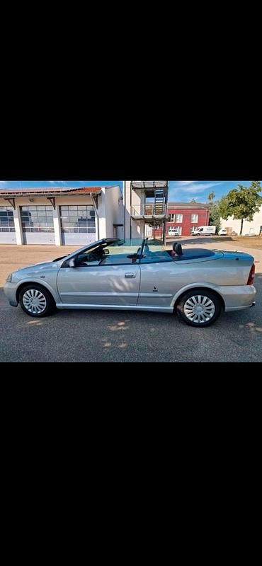 Gebraucht Opel Astra Cabriolet 147 PS (108 kW) 2004 Silber Cabrio