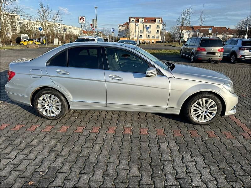 Gebraucht Mercedes C220 170 PS (125 kW) 2013 Silber Limousine