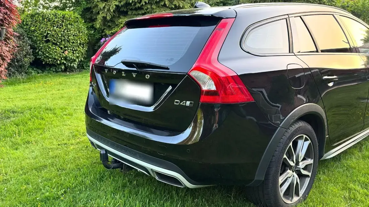 Gebraucht Volvo V60 CC Pro 190 PS (139 kW) 2018 Schwarz Kombi