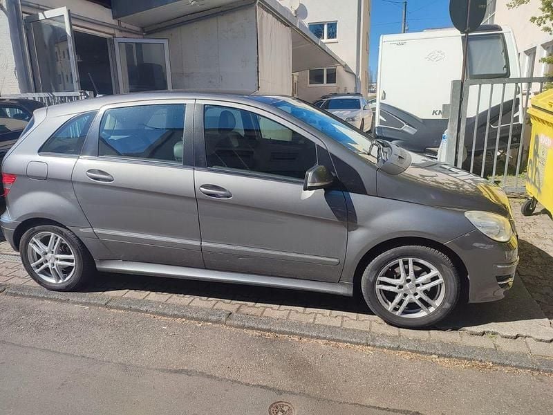 Gebraucht Mercedes B200 136 PS (100 kW) 2008 Grau Van / Kleinbus