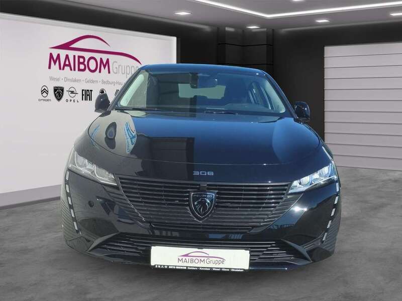 Lackierung schwarz perla nera/ Gebraucht 2023 Peugeot 308 Limousine | 22.990 € (Fairer Preis) - Bild 1/4